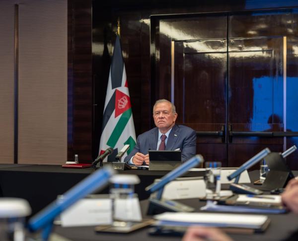 الملك يلتقي في بكين لجنة مراقبة وإدارة الأصول المملوكة للدولة الصينية