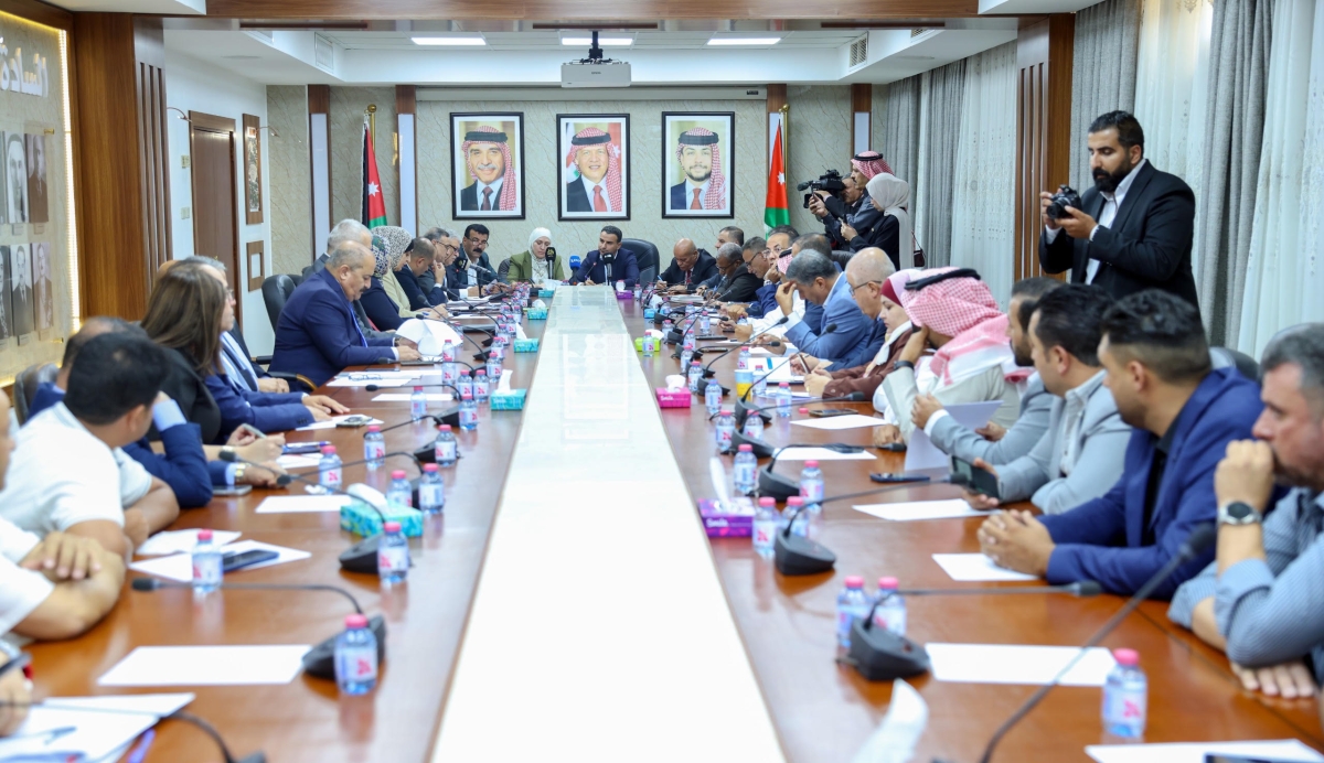 الزراعة النيابية تبحث استثمارات الضمان في القطاع الزراعي وتدعو إلى حماية المزارعين
