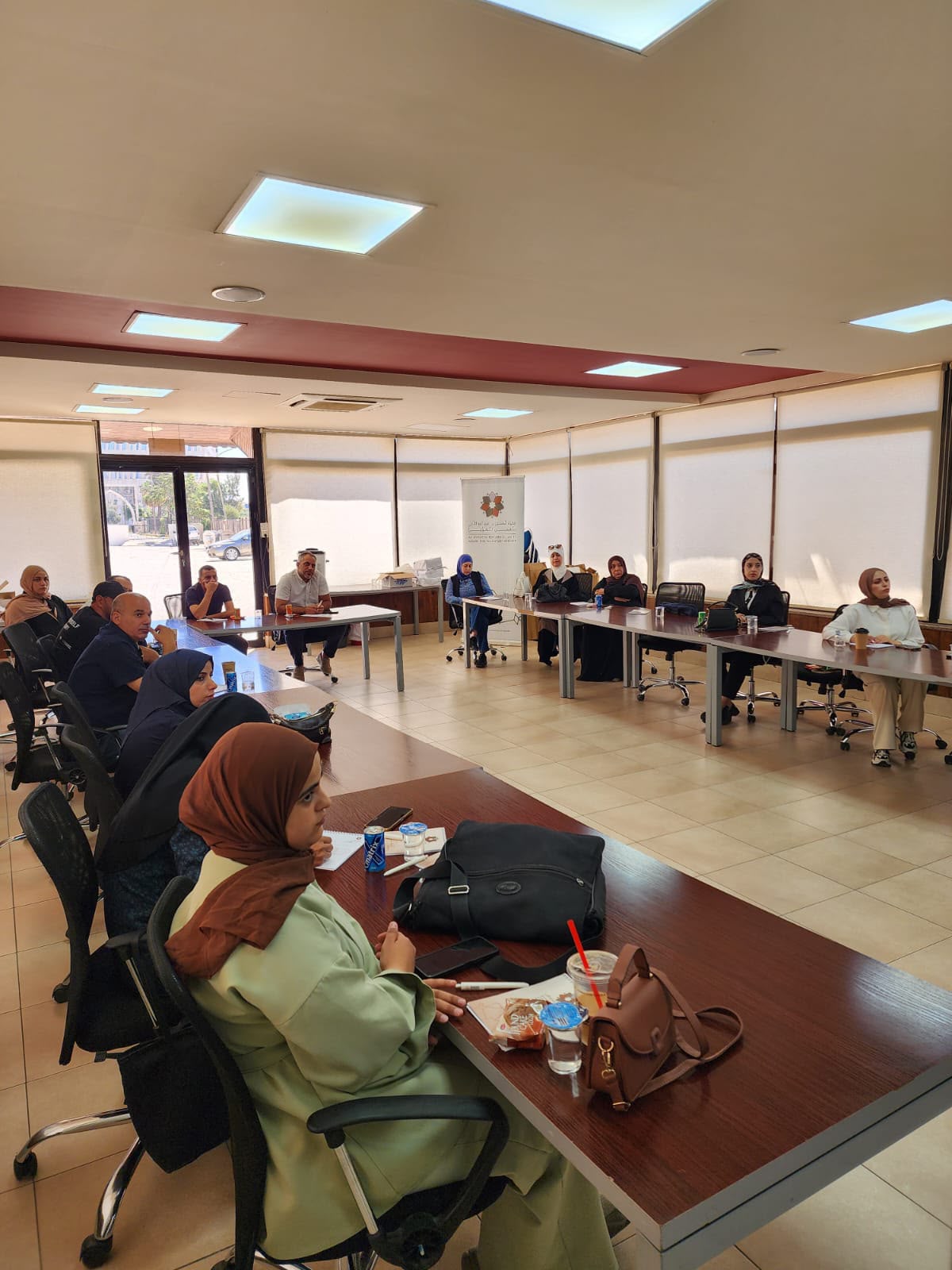 جلسة تدريبية وتعريفية بجائزة الحسين بن عبد الله الثاني للعمل التطوعي في محافظة العاصمة