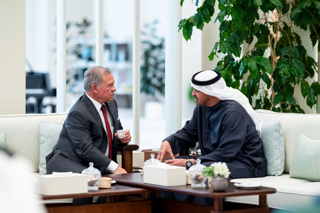 الملك ورئيس الإمارات يبحثان جهود ترسيخ الأمن والاستقرار المستدام بالمنطقة
