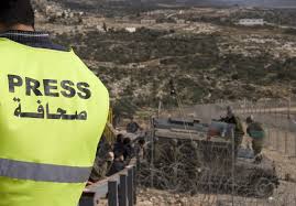 39 صحافيا فلسطينيا من الضفة رهن الاعتقال.. تصعيد إسرائيلي يستهدف الحقيقة