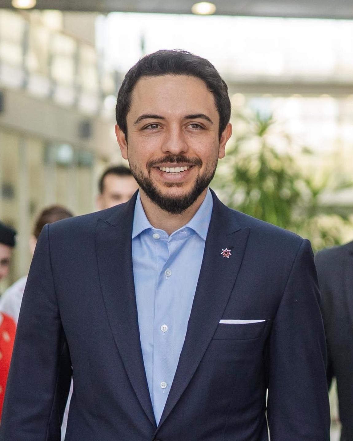 مندوبا عن الملك، ولي العهد يشارك في قمة دول جنوب أوروبا ميد 9
