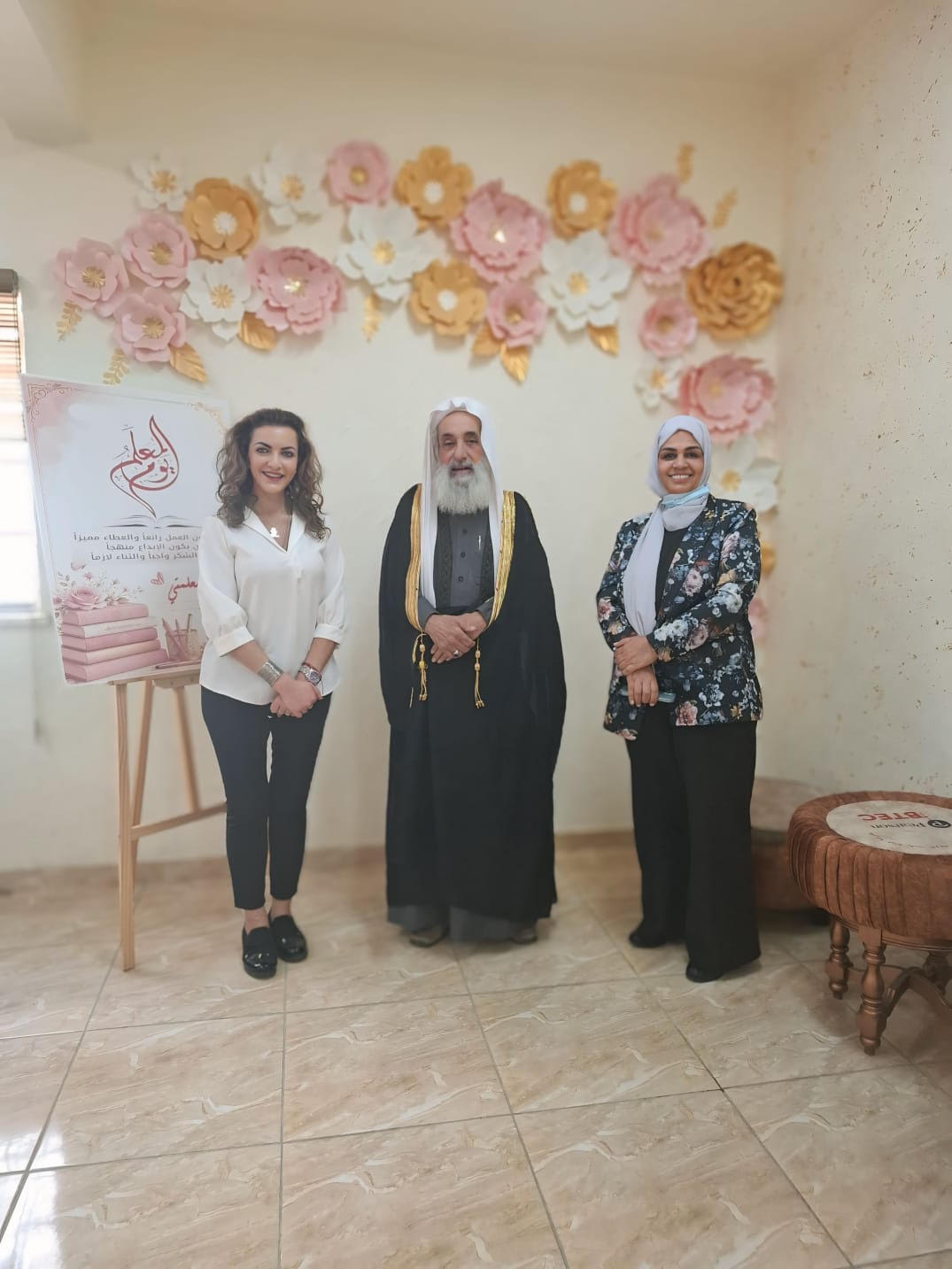 حنان الديرية: مديرة لا تدير مدرسة فقط، بل تبني وطنًا