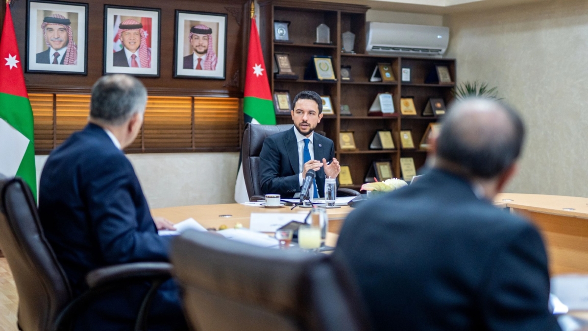 ولي العهد يزور وزارة العدل ويؤكد أهمية تسهيل الإجراءات القضائية وخدمة المواطنين