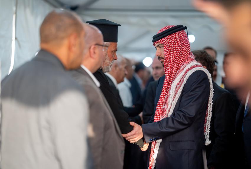 ولي العهد من بيت عزاء الشهداء: الهجوم الإرهابي هو اعتداء على الأردن والأردنيين